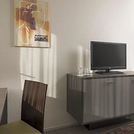 Mercure Duesseldorf Airport מלון