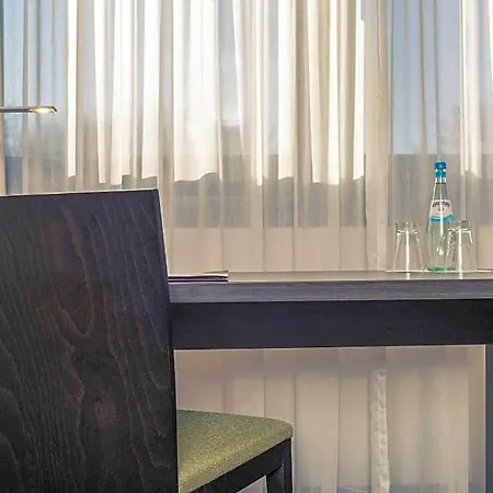 Mercure Duesseldorf Airport מלון 4*