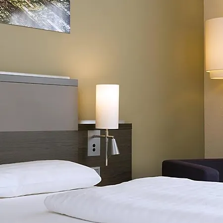 Mercure Duesseldorf Airport מלון
