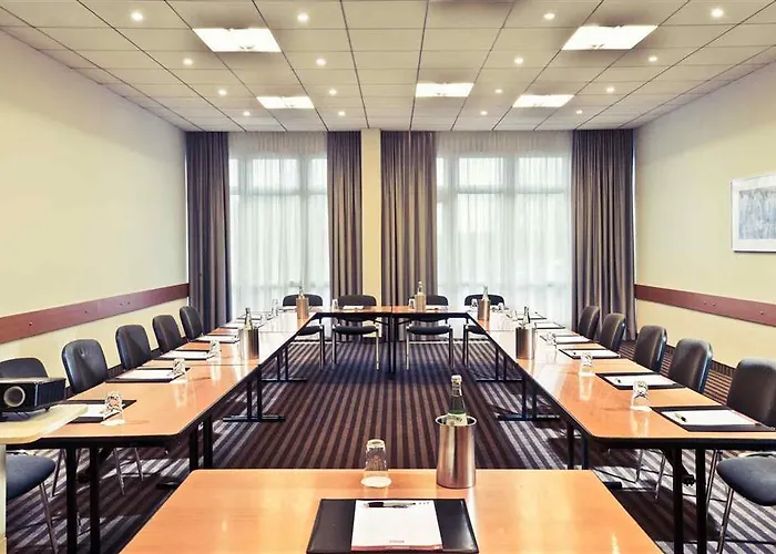 Hotel Mercure Duesseldorf Airport 4*